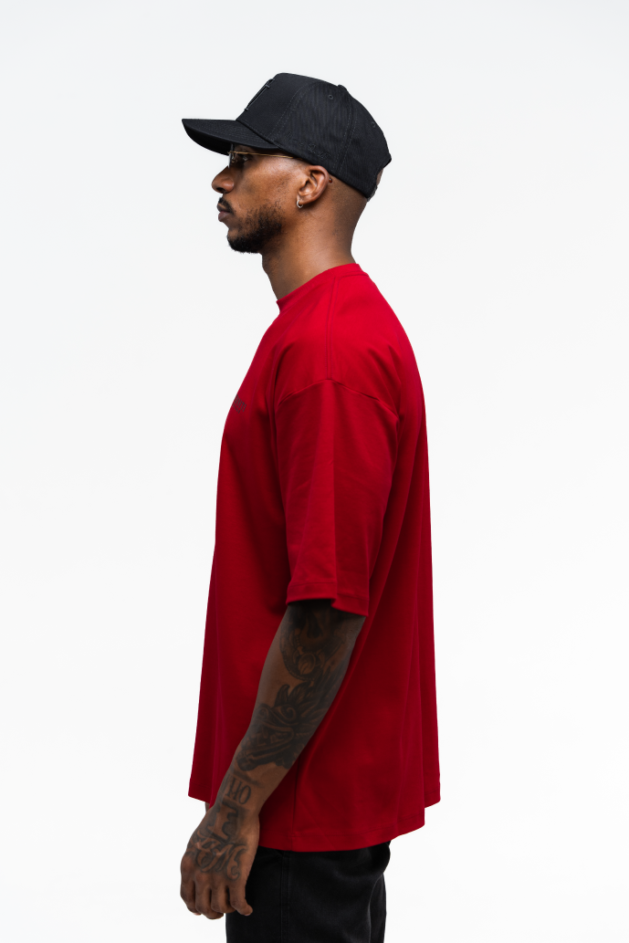 Camiseta básica roja para hombre/mujer de algodón, diseño minimalista y ajuste cómodo.