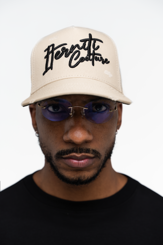 Gorra de béisbol beige, estilo casual y versátil de Iterniti