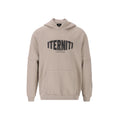 Este hoodie ha sido creado bajo una obsesión por los detalles y la durabilidad. Confeccionado en un algodón de alto gramaje (400 gramos), garantiza una estructura imponente, una horma oversize superior y una sensación térmica de alta densidad, ideal para quienes buscan una prenda con carácter y peso real.