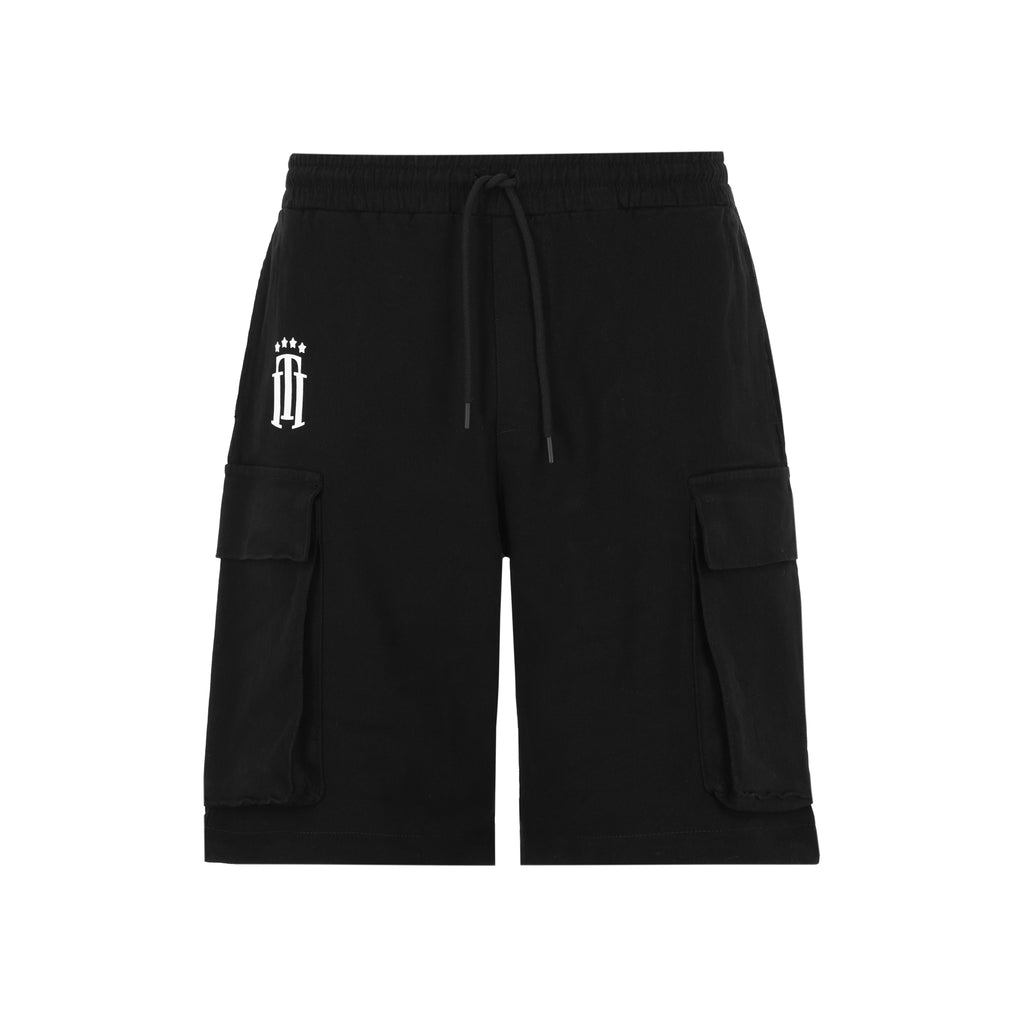 Crown Cargo pant/short de Half time en su versión Black Edition es la pieza definitiva de ingeniería urbana: un diseño 2 en 1 que transforma su corte baggie de silueta holgada y relajada en un short funcional en segundos. Confeccionado en un negro profundo y versátil, destaca por sus amplios bolsillos laterales estilo cargo y un estampado posterior de alta densidad en blanco que aporta una textura táctil premium.