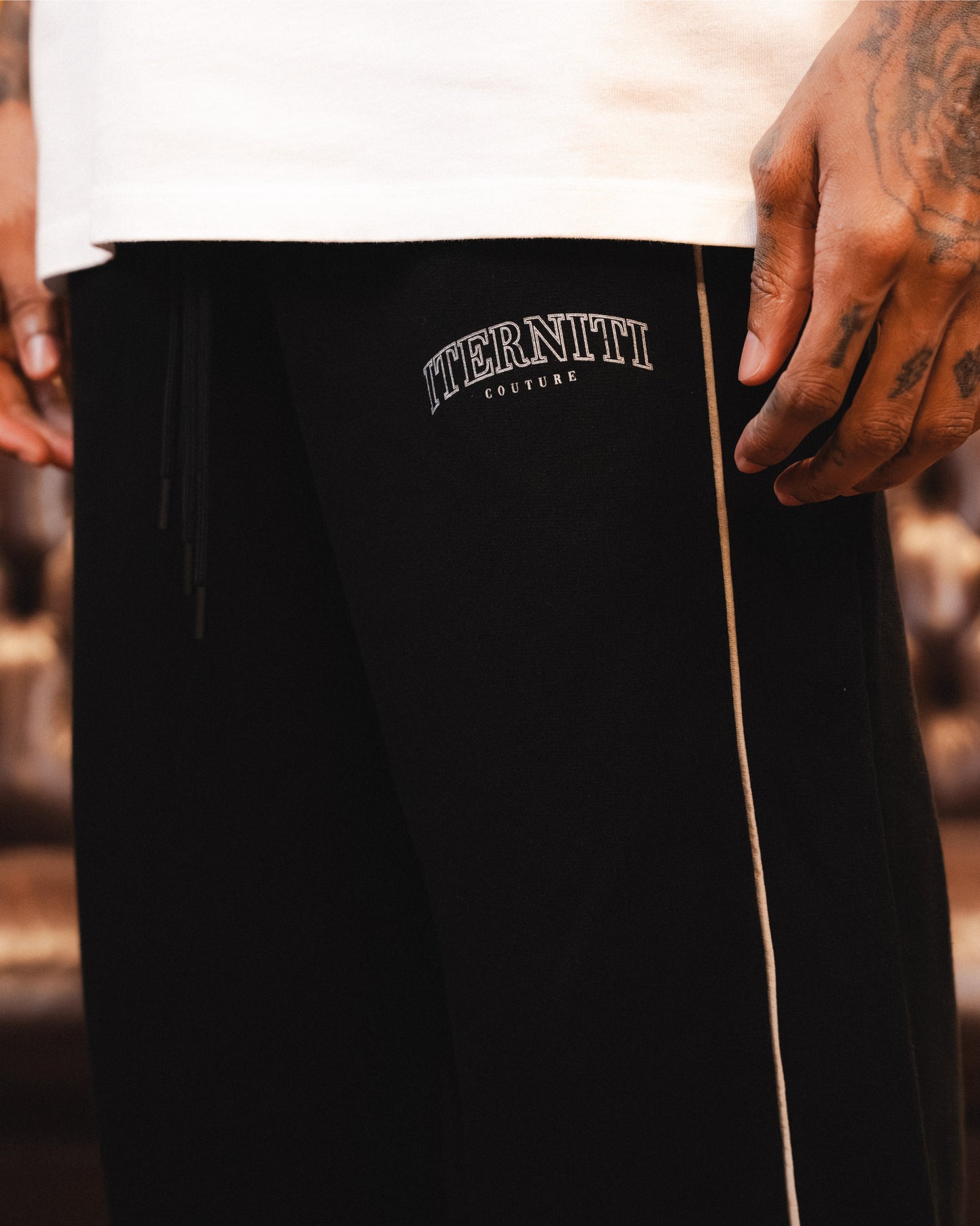 Sudadera Negra Off-Season